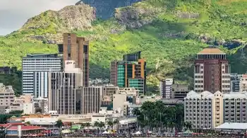 فعالیت بین&zwnj;المللی فارکسر